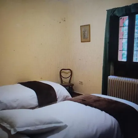 La Casita Del Jardin Del Conde Peñacaballera